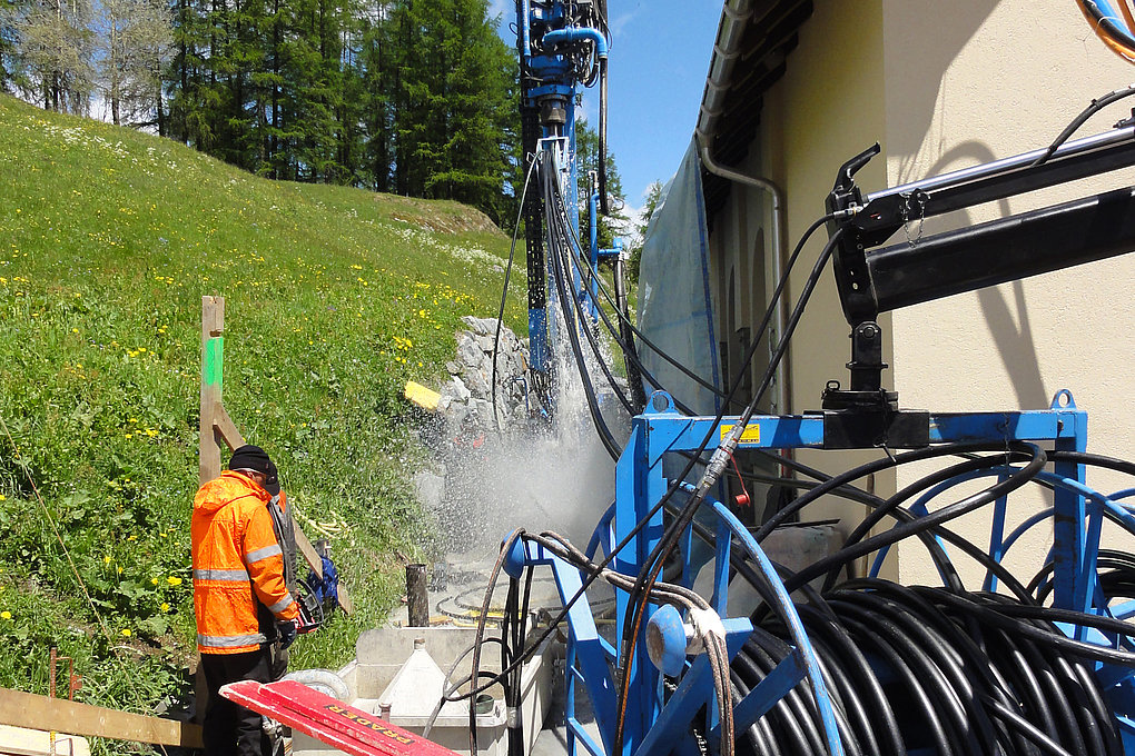 Riscaldamento a sonde geotermiche per il centro di ricerca PMOD/WRC di Davos