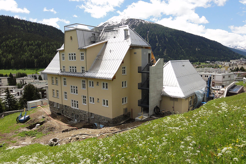 Chauffage par sondes géothermiques pour l’Institut de recherche PMOD/WRC Davos