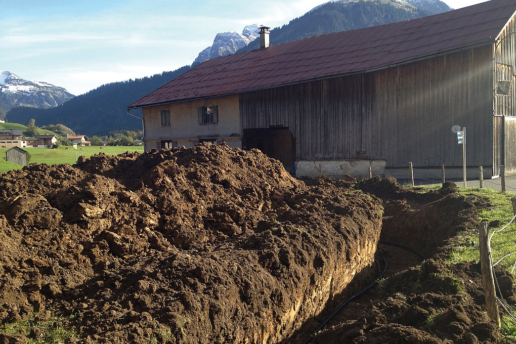 Edificio residenziale plurifamiliare (vecchia costruzione) e abitazione monofamiliare (nuova costruzione)