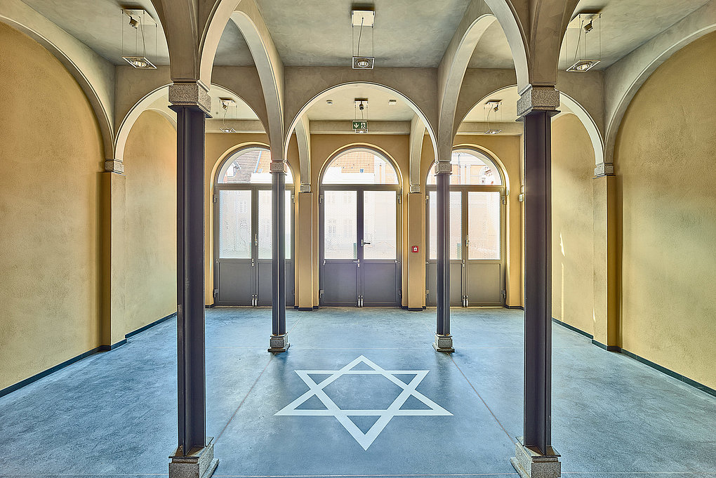 Carlebach Synagogue
