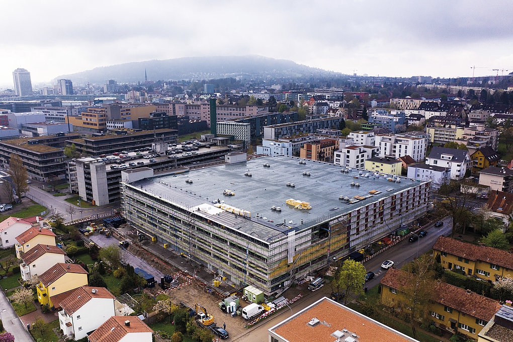 Opernhaus Zurich’s Kügeliloo warehouse with Q-Bic Plus 