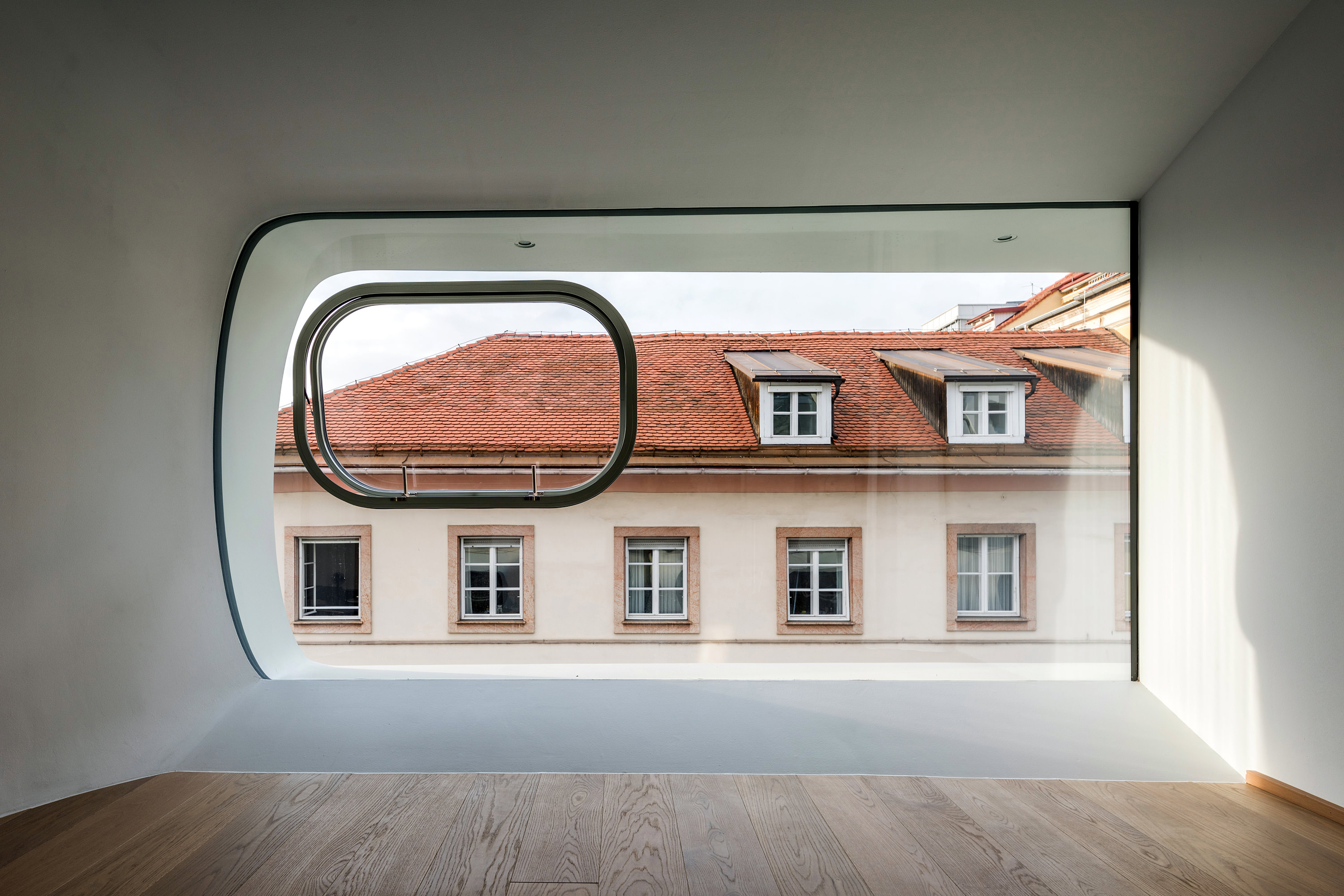 Floating window Argos Graz - Jansen AG