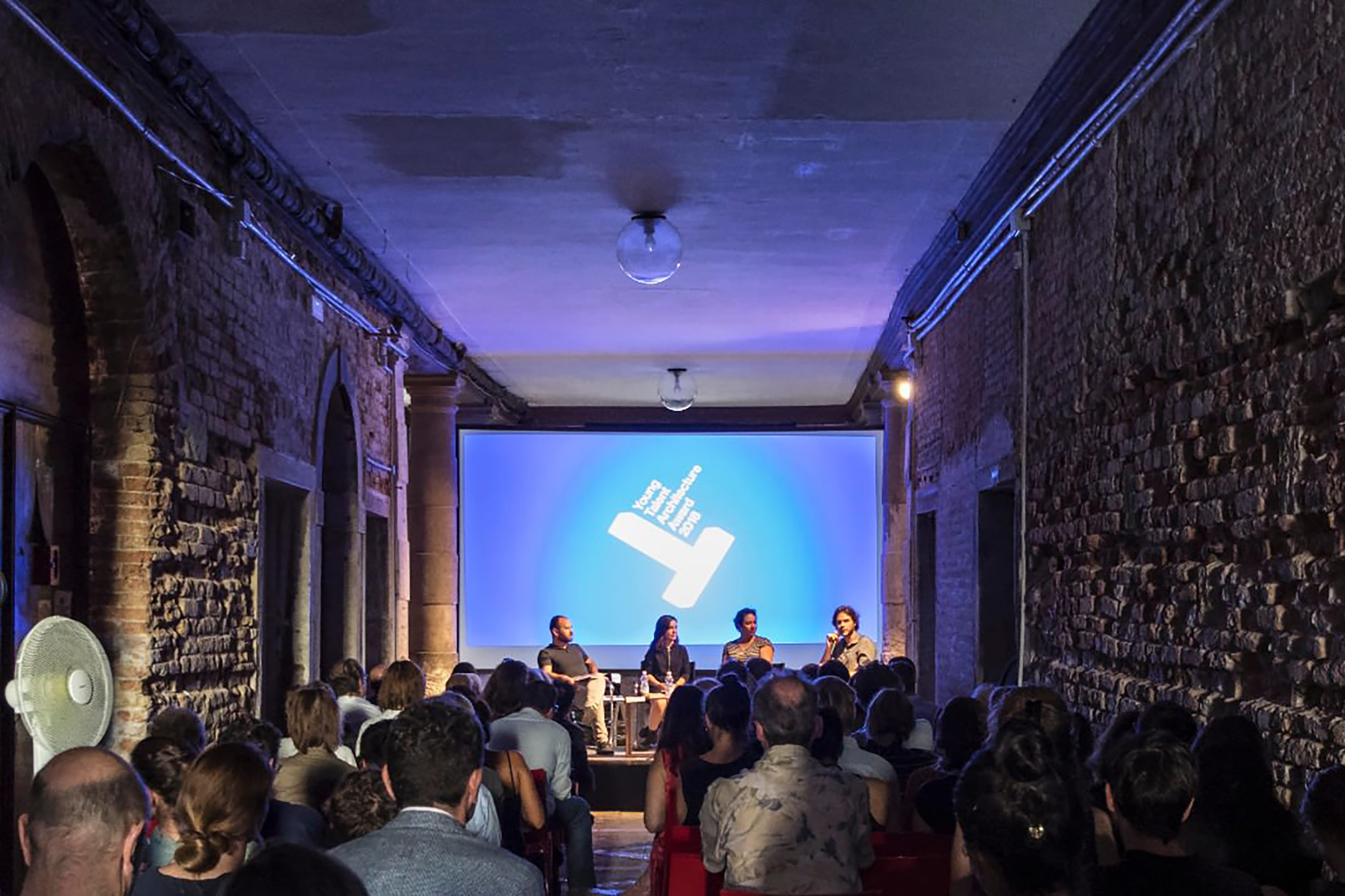 Cerimonia di consegna del premio Young Talent Architect alla Biennale di Architettura 2018 di Venezia